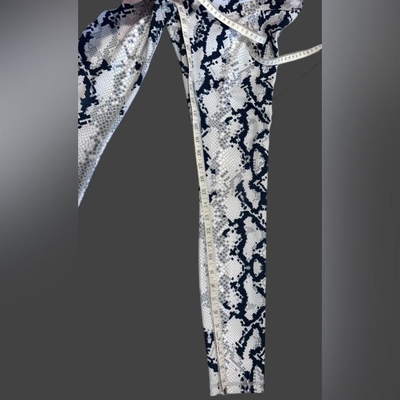 Balance Collection Womens Contender High Rise  Legging Soft Snake Print Sz SMALL - Picture 9 of 13